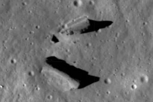 oggetto ripreso da lunar orbiter